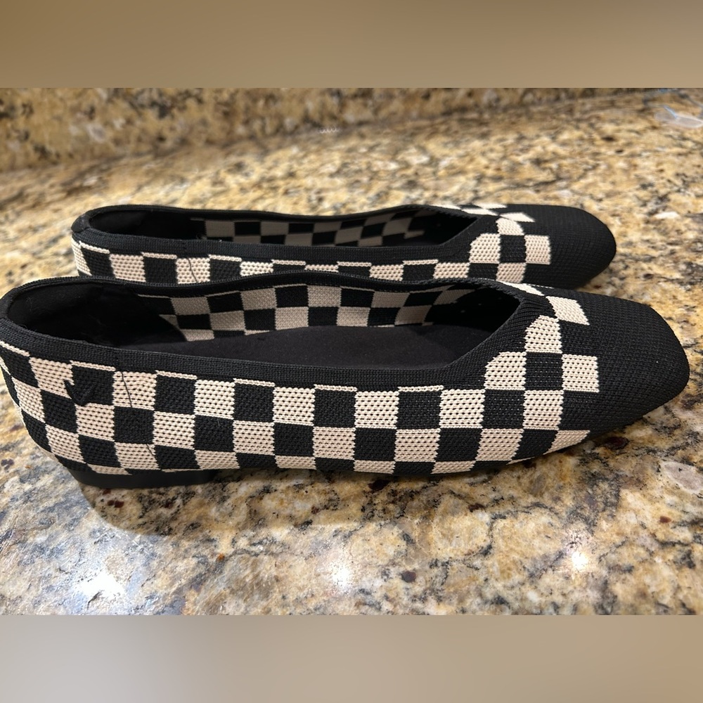 Vivaia Margot Checkered Flat - Picture 2 of 6